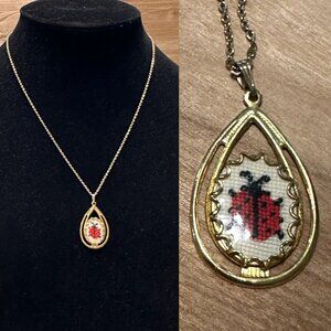 Vintage Petit Point Needle Point Gold Tone Pendant Chain Necklace Gardener